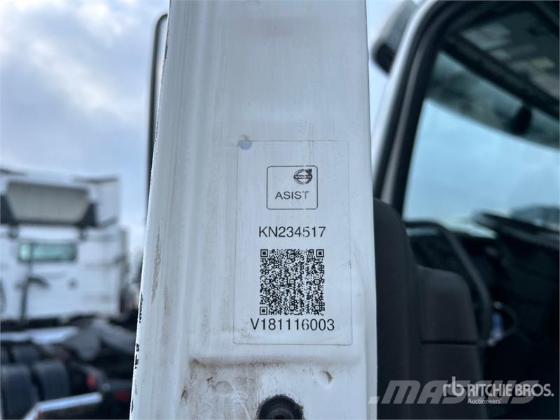 Volvo VNR 6x4 T/A Day Cab Truck Tractor Motrici e Trattori Stradali