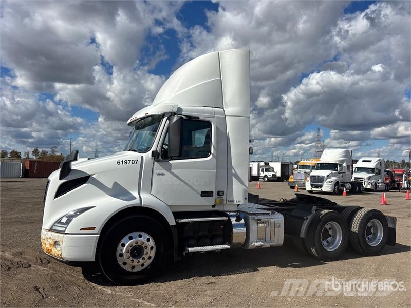 Volvo VNR 6x4 T/A Day Cab Truck Tractor Sattelzugmaschinen