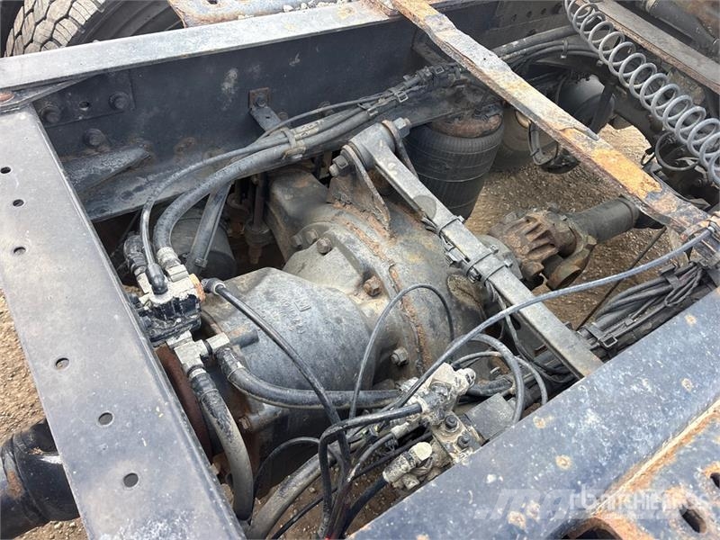 Volvo VNR 6x4 T/A Day Cab Truck Tractor Sattelzugmaschinen