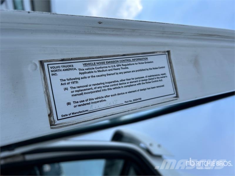 Volvo VNR 6x4 T/A Day Cab Truck Tractor Motrici e Trattori Stradali