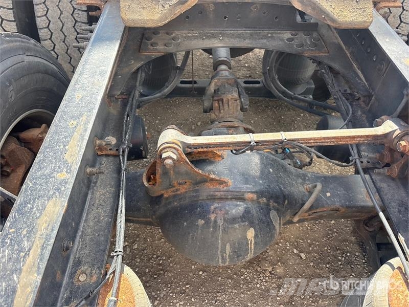 Volvo VNR 6x4 T/A Day Cab Truck Tractor Sattelzugmaschinen