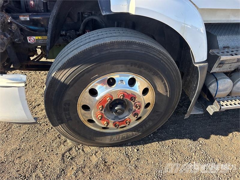 Volvo VNR 6x4 T/A Day Cab Truck Tractor Motrici e Trattori Stradali
