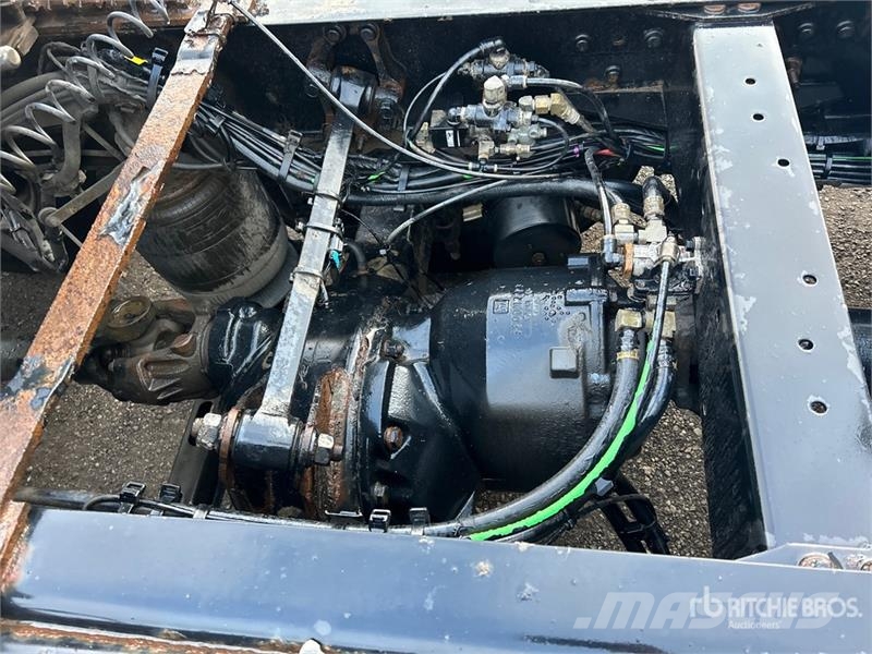 Volvo VNR 6x4 T/A Day Cab Truck Tractor Motrici e Trattori Stradali