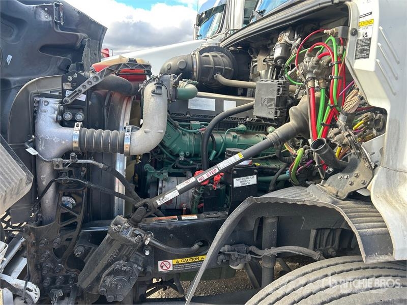 Volvo VNR 6x4 T/A Day Cab Truck Tractor Trekkers