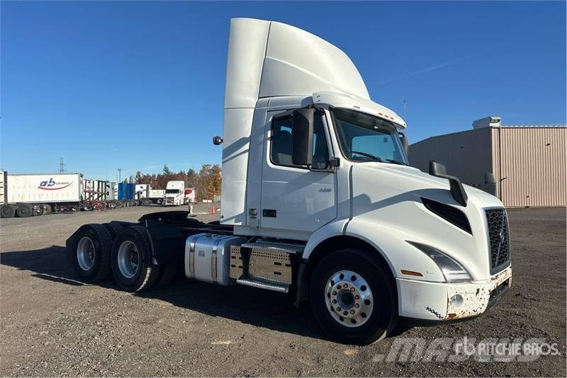 Volvo VNR 6x4 T/A Day Cab Truck Tractor Motrici e Trattori Stradali