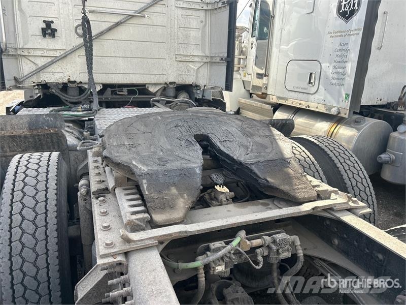 Volvo VNR 6x4 T/A Day Cab Truck Tractor Trekkers