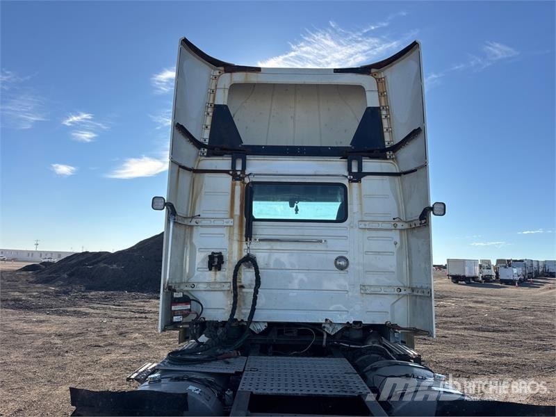Volvo VNR 6x4 T/A Day Cab Truck Tractor Motrici e Trattori Stradali