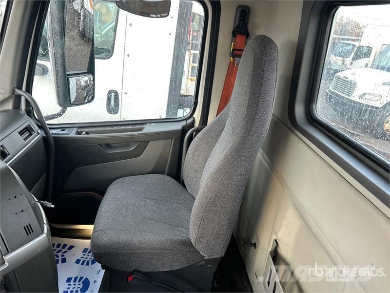 Volvo VNR 6x4 T/A Day Cab Truck Tractor Motrici e Trattori Stradali