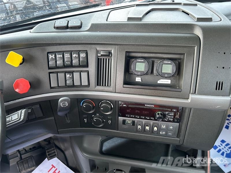 Volvo VNR 6x4 T/A Day Cab Truck Tractor Motrici e Trattori Stradali
