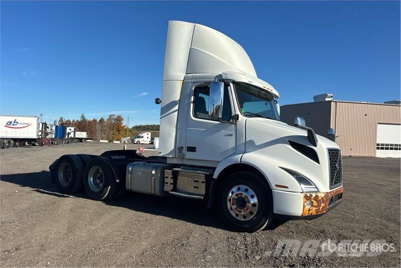 Volvo VNR 6x4 T/A Day Cab Truck Tractor Motrici e Trattori Stradali