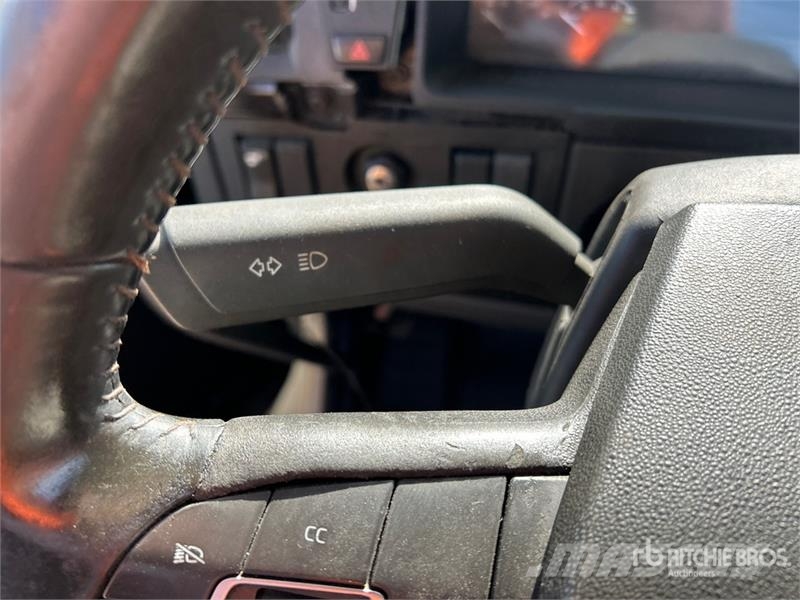 Volvo VNR 6x4 T/A Day Cab Truck Tractor (Inoperable) Motrici e Trattori Stradali