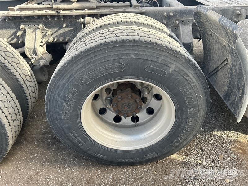 Volvo VNR 6x4 T/A Day Cab Truck Tractor Trekkers