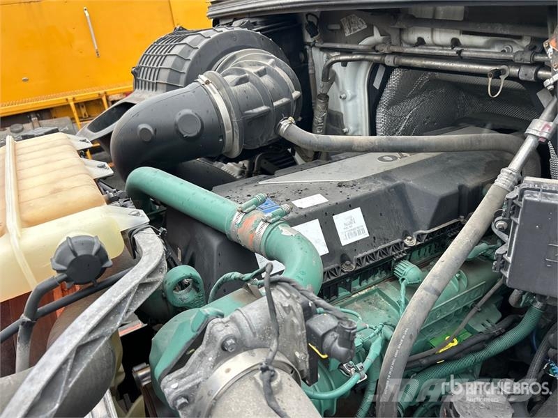 Volvo VNR 6x4 T/A Day Cab Truck Tractor Motrici e Trattori Stradali