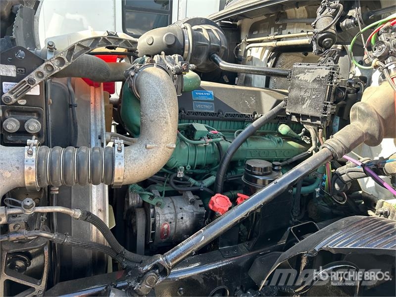 Volvo VNR 6x4 T/A Day Cab Truck Tractor (Inoperable) Motrici e Trattori Stradali