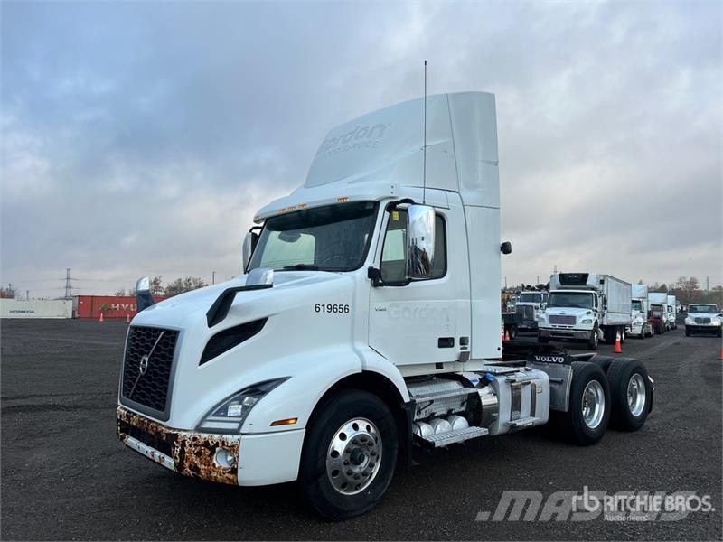 Volvo VNR 6x4 T/A Day Cab Truck Tractor Motrici e Trattori Stradali