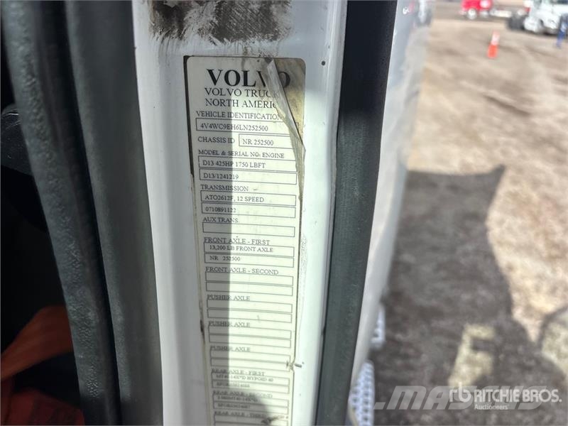 Volvo VNR 6x4 T/A Day Cab Truck Tractor Motrici e Trattori Stradali