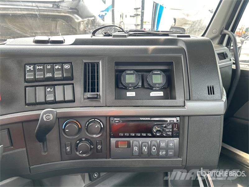 Volvo VNR 6x4 T/A Day Cab Truck Tractor 牵引车