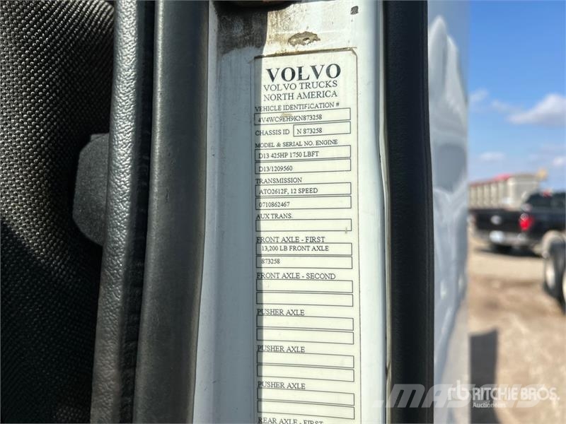 Volvo VNR 6x4 T/A Day Cab Truck Tractor (Inoperable) Motrici e Trattori Stradali