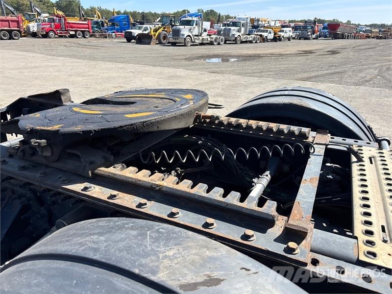 Volvo VNR 6x4 T/A Sleeper Truck Tractor Camiones tractor