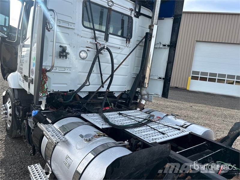 Volvo VNR300 6x4 T/A Day Cab Truck Tractor Ťahače