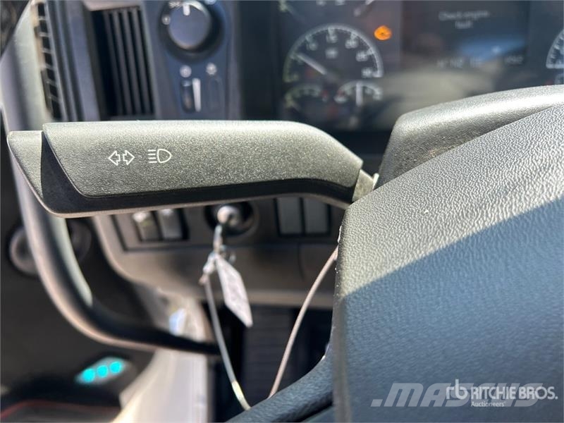 Volvo VNR300 6x4 T/A Day Cab Truck Tractor Trekkers