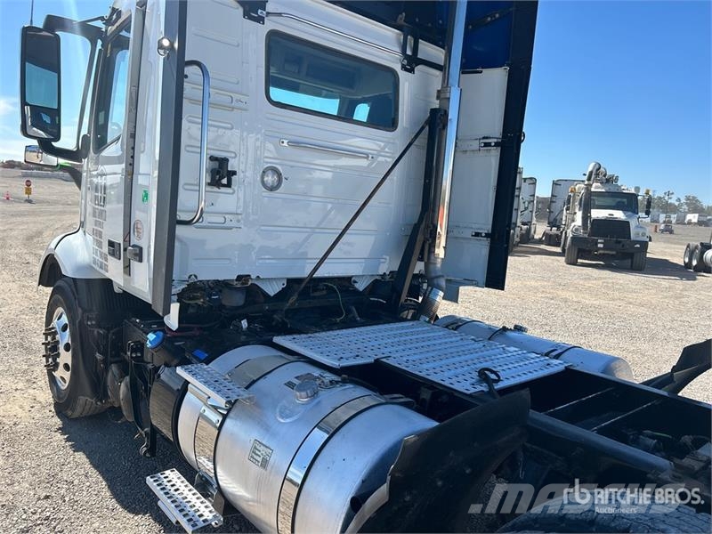 Volvo VNR300 6x4 T/A Day Cab Truck Tractor Trekkers