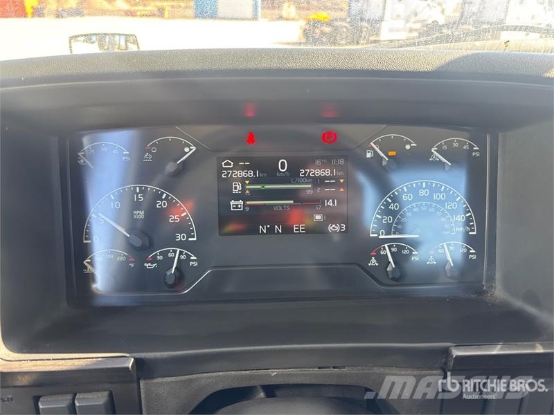 Volvo VNR300 6x4 T/A Day Cab Truck Tractor وحدات الجر