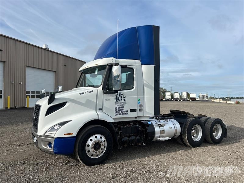 Volvo VNR300 6x4 T/A Day Cab Truck Tractor Traktorske jedinice