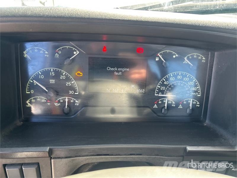 Volvo VNR300 6x4 T/A Day Cab Truck Tractor Trekkers