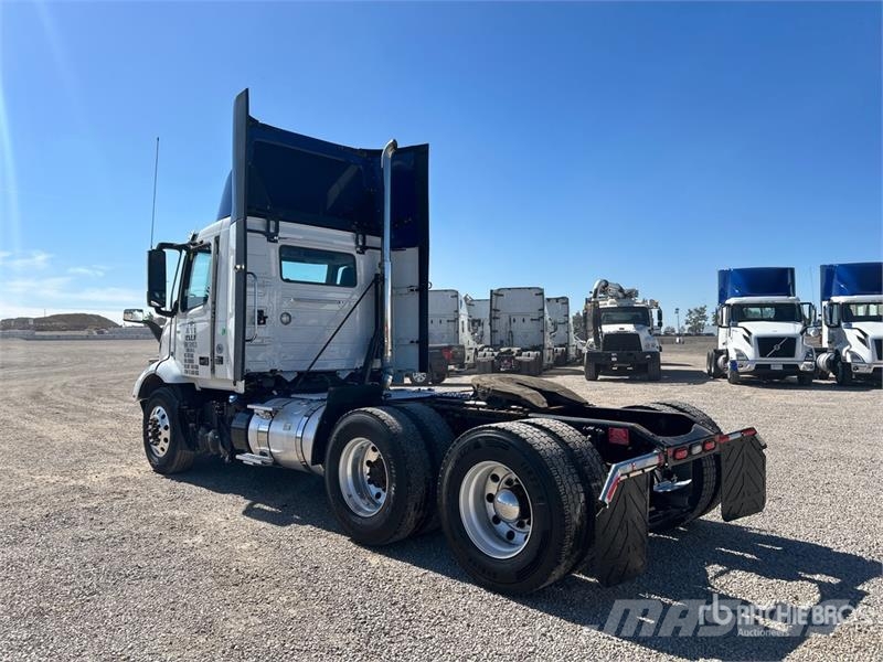 Volvo VNR300 6x4 T/A Day Cab Truck Tractor Trekkers