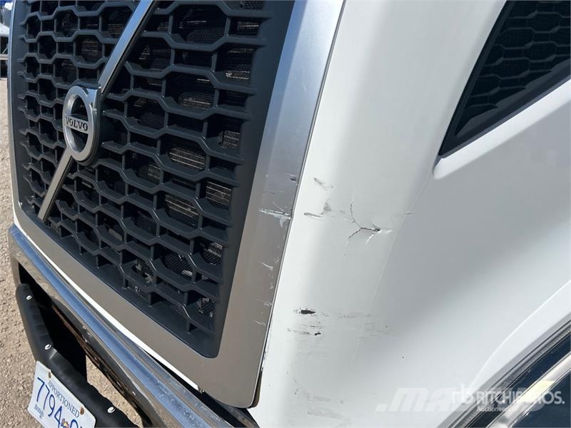 Volvo VNR300 6x4 T/A Day Cab Truck Tractor Trekkers