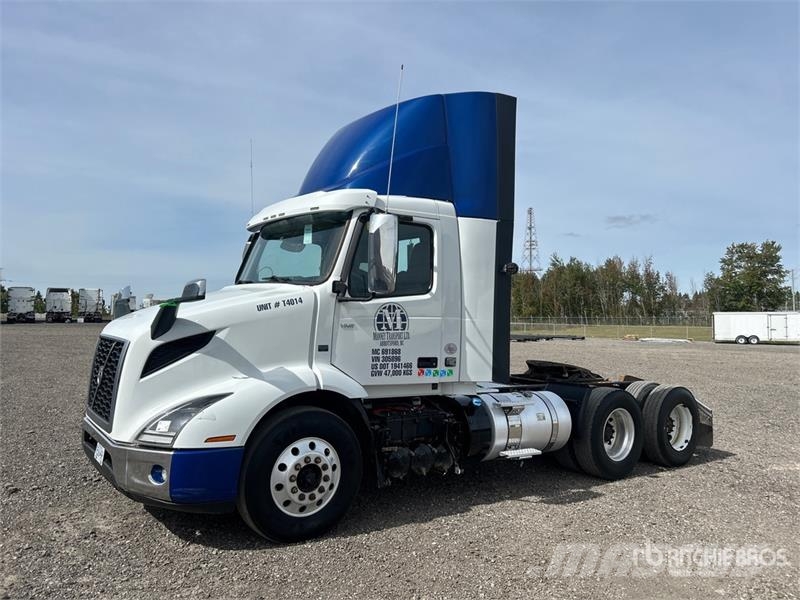Volvo VNR300 6x4 T/A Day Cab Truck Tractor Ťahače