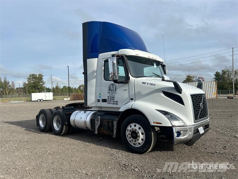 Volvo VNR300 6x4 T/A Day Cab Truck Tractor Traktorske jedinice
