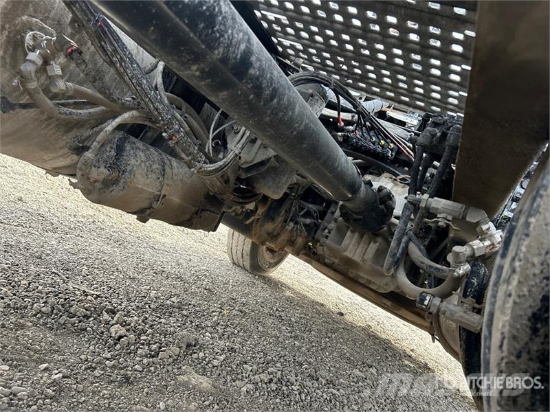 Volvo VNR300 6x4 T/A Day Cab Truck Tractor Ťahače
