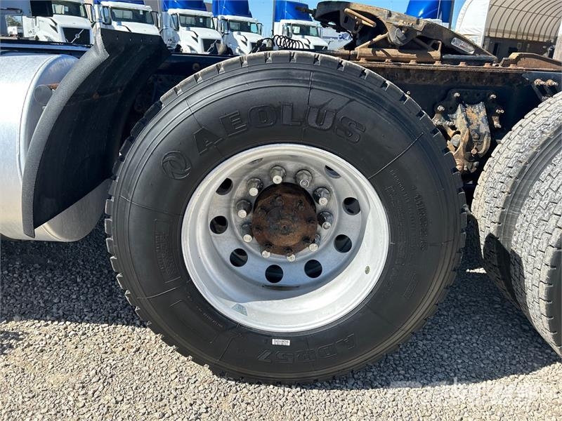 Volvo VNR300 6x4 T/A Day Cab Truck Tractor Trekkers