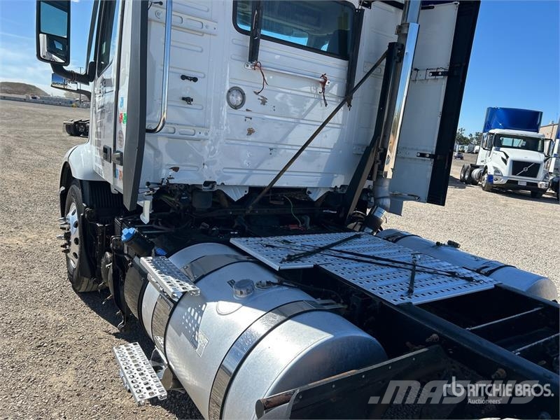 Volvo VNR300 6x4 T/A Day Cab Truck Tractor Trekkers