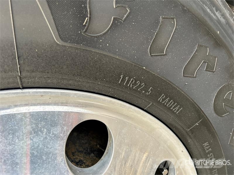 Volvo VNR300 6x4 T/A Day Cab Truck Tractor Traktorske jedinice