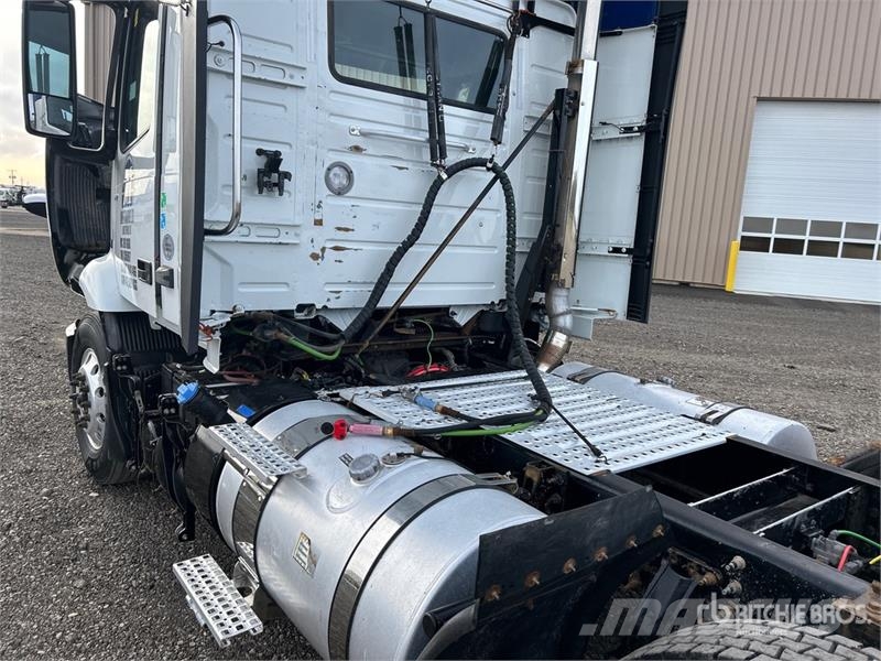 Volvo VNR300 6x4 T/A Day Cab Truck Tractor Traktorske jedinice