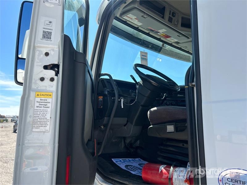 Volvo VNR300 6x4 T/A Day Cab Truck Tractor Trekkers