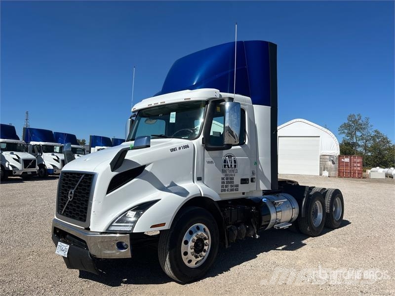Volvo VNR300 6x4 T/A Day Cab Truck Tractor Trekkers