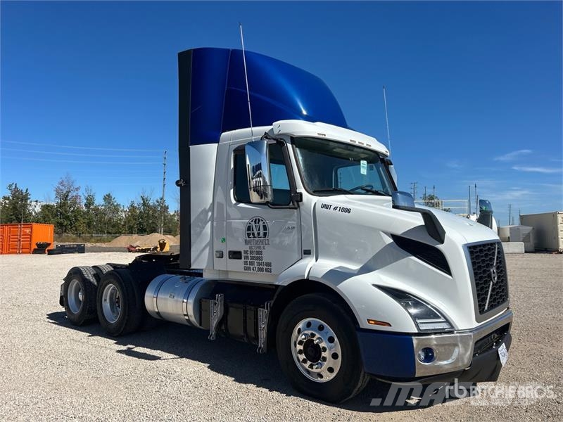 Volvo VNR300 6x4 T/A Day Cab Truck Tractor Trekkers