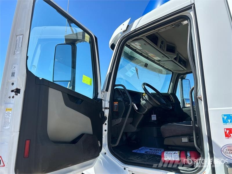 Volvo VNR300 6x4 T/A Day Cab Truck Tractor Trekkers