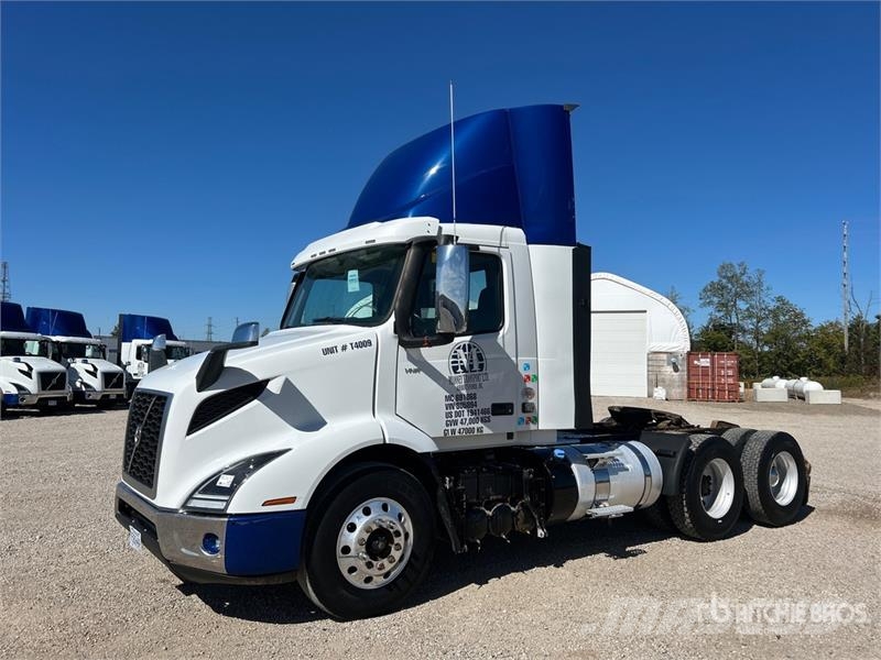 Volvo VNR300 6x4 T/A Day Cab Truck Tractor Trekkers