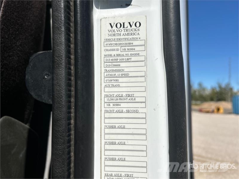 Volvo VNR300 6x4 T/A Day Cab Truck Tractor Trekkers