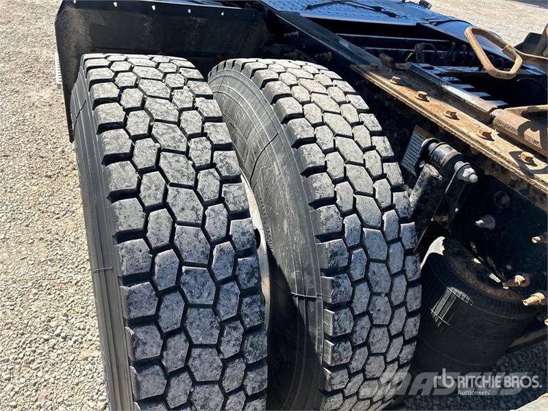 Volvo VNR300 6x4 T/A Day Cab Truck Tractor Trekkers