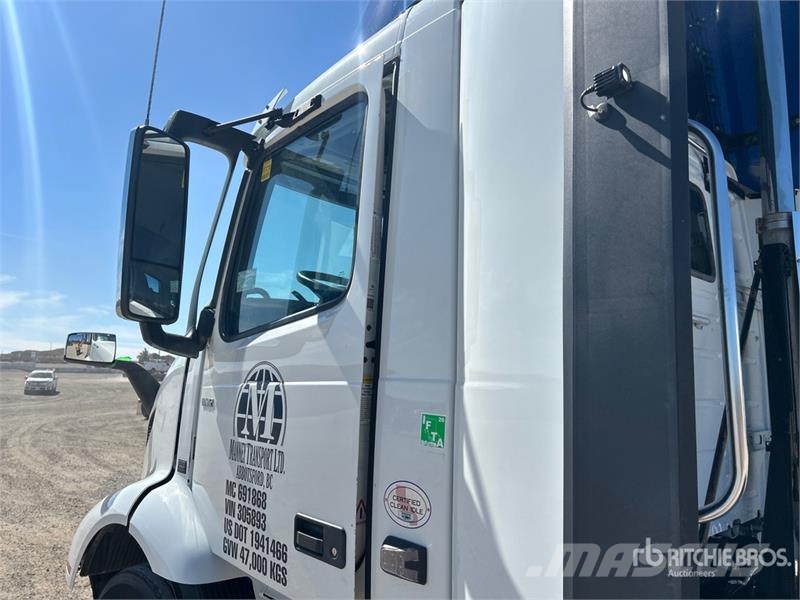 Volvo VNR300 6x4 T/A Day Cab Truck Tractor Trekkers