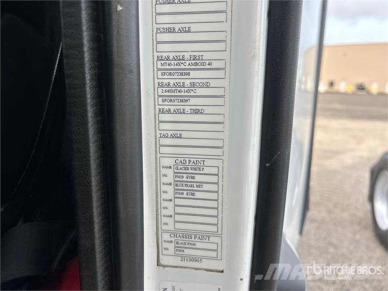 Volvo VNR300 6x4 T/A Day Cab Truck Tractor Traktorske jedinice