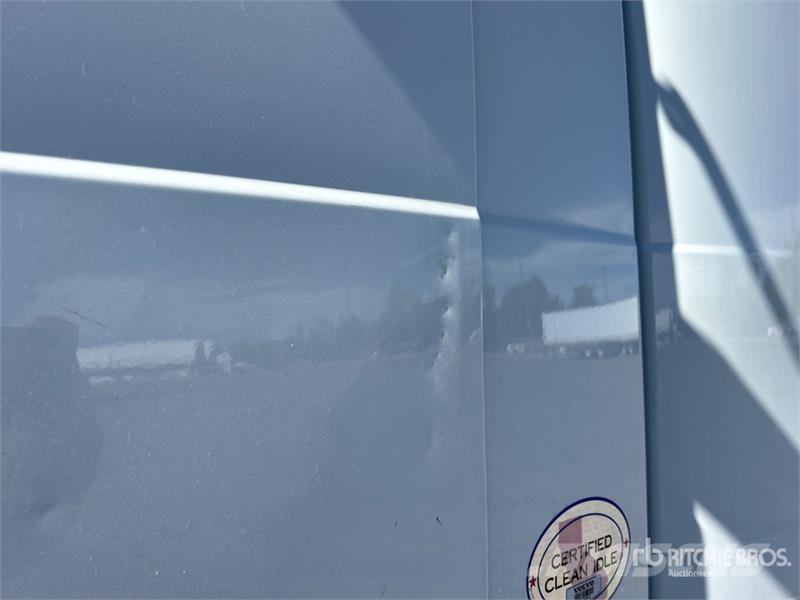 Volvo VNR300 6x4 T/A Day Cab Truck Tractor Vlačilci