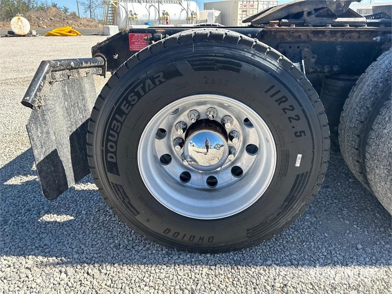 Volvo VNR300 6x4 T/A Day Cab Truck Tractor Trekkers