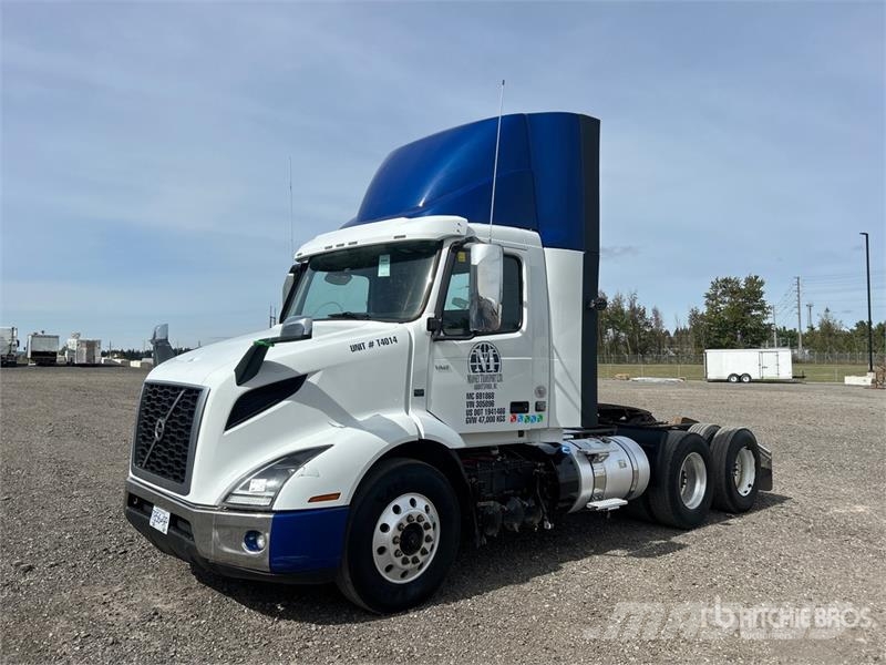 Volvo VNR300 6x4 T/A Day Cab Truck Tractor Ťahače